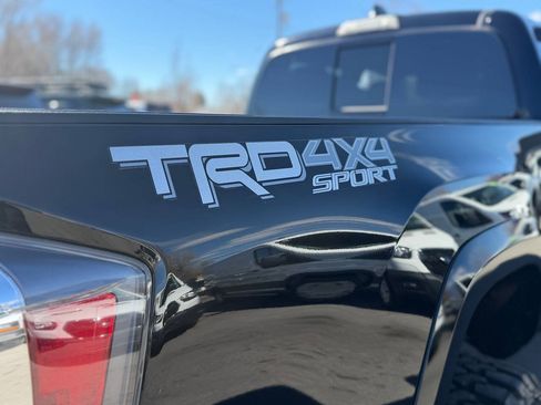 Used 2021 Toyota Tacoma TRD Sport w/ Technology Package AWD/4WD image 23