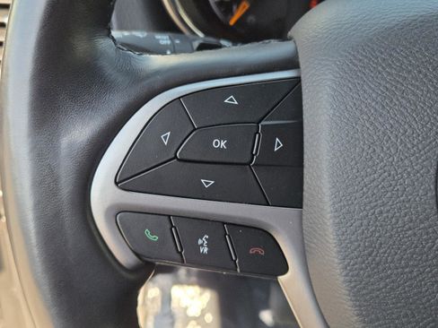 Certified 2021 Jeep Grand Cherokee Laredo X image 17