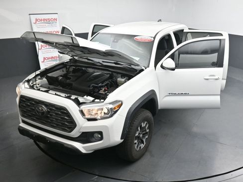 Used 2022 Toyota Tacoma TRD Off-Road w/ Technology Package image 39