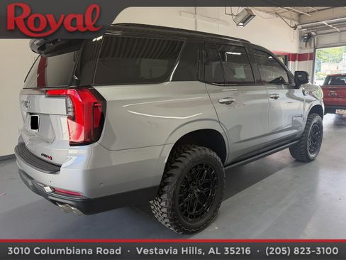 Used 2026 GMC Yukon AT4 w/ AT4 Premium Package AWD/4WD image 4