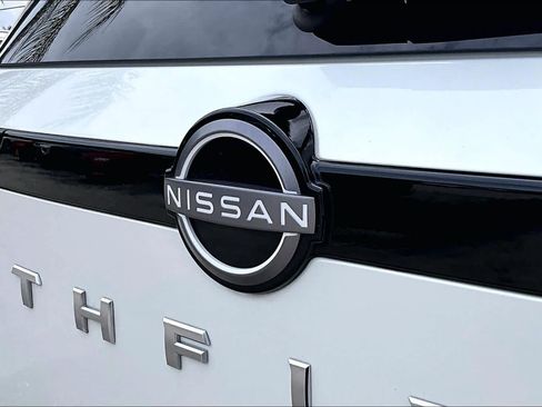 Used 2022 Nissan Pathfinder Platinum w/ Lighting Package (N93) AWD/4WD image 31