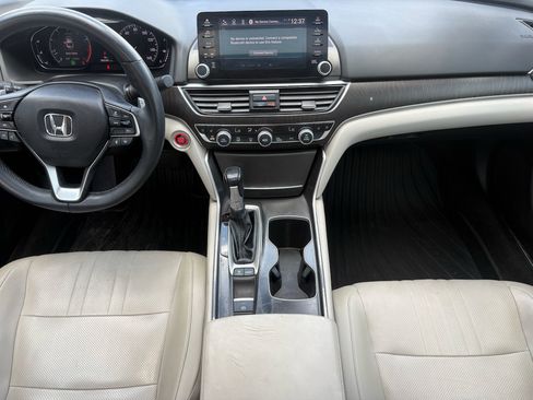 Certified 2018 Honda Accord Touring image 2