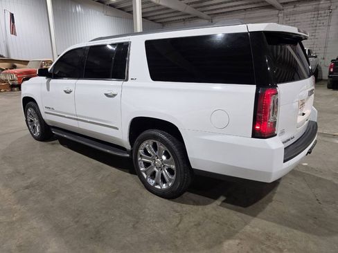 Used 2018 GMC Yukon XL SLT w/ Premium Edition AWD/4WD image 8
