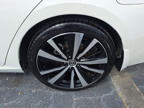 Used 2022 Nissan Altima 2.5 SR image 13