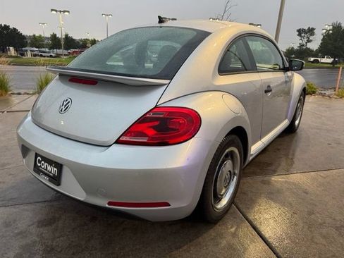 Used 2015 Volkswagen Beetle 1.8T Classic FWD image 9
