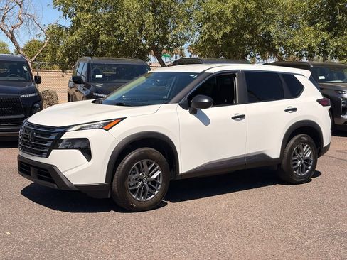 Used 2024 Nissan Rogue S AWD/4WD image 1
