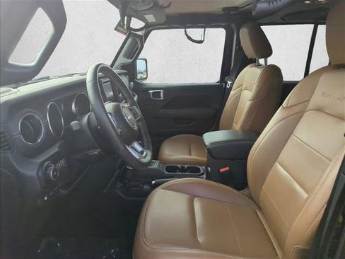 Used 2021 Jeep Wrangler Unlimited Sahara w/ Cold Weather Group image 19