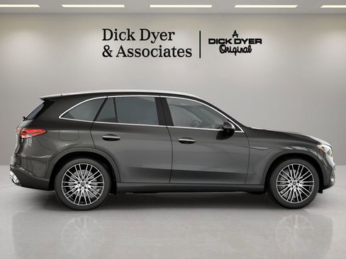 Used 2026 Mercedes-Benz GLC 300 image 6