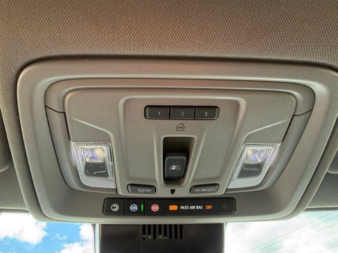 Used 2025 Chevrolet Silverado 1500 LT AWD/4WD image 13