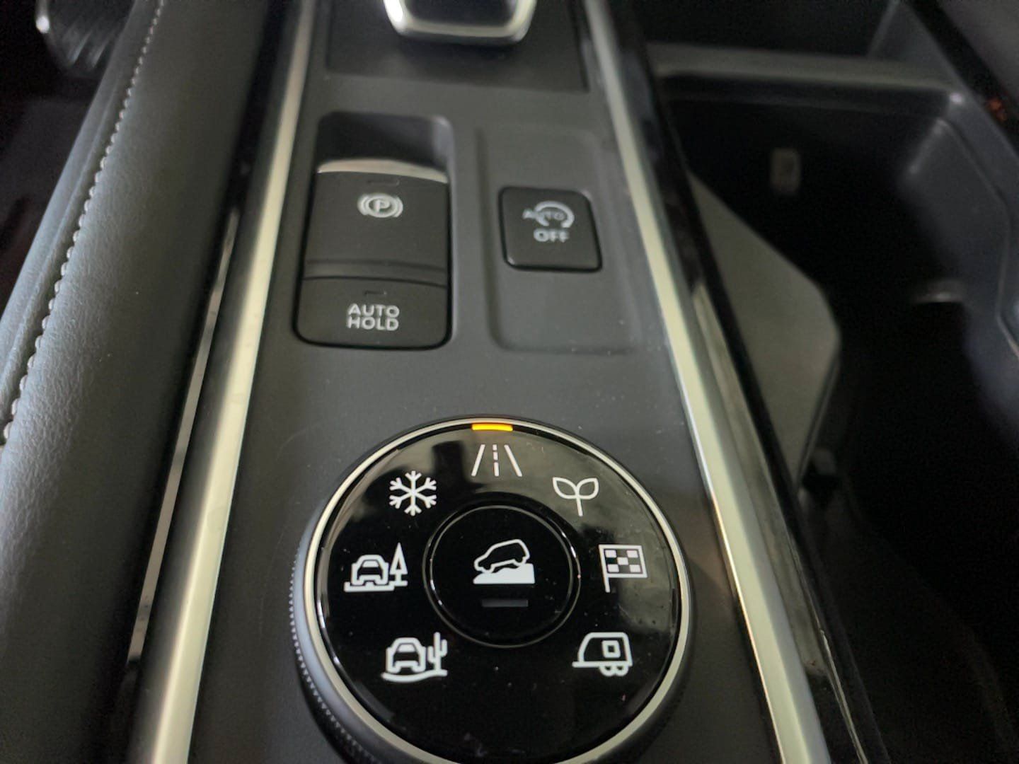 Used 2025 Nissan Pathfinder SV w/ SV Premium Package AWD/4WD image 13