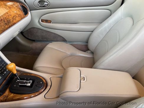 Used 2001 Jaguar XKR Convertible RWD image 63