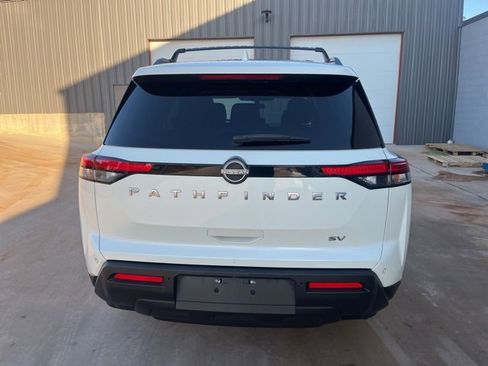 Used 2022 Nissan Pathfinder SV image 5