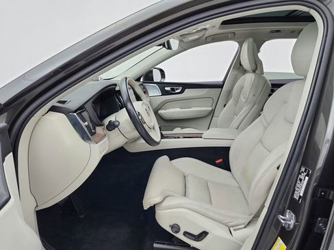 Used 2018 Volvo XC60 T6 Inscription w/ Luxury Seat Package image 29