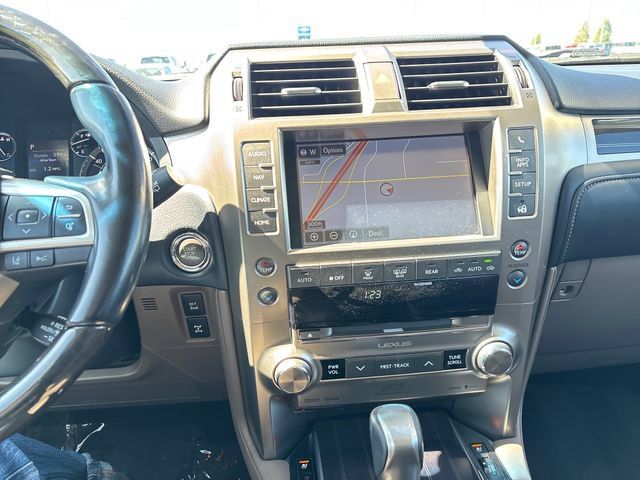 Used 2021 Lexus GX 460 Premium w/ Accessory Package AWD/4WD image 18