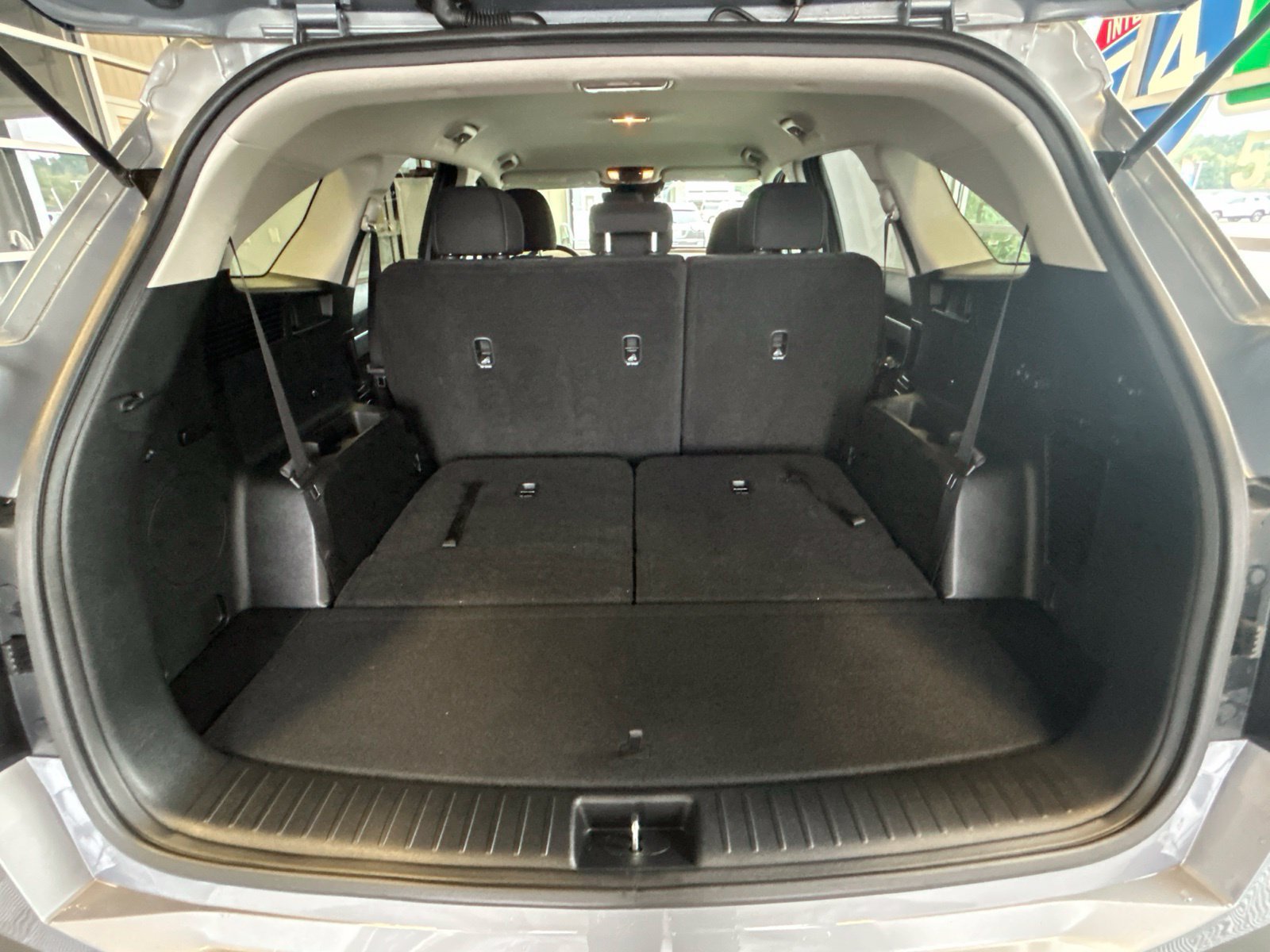 Used 2025 Kia Sorento LX FWD image 12