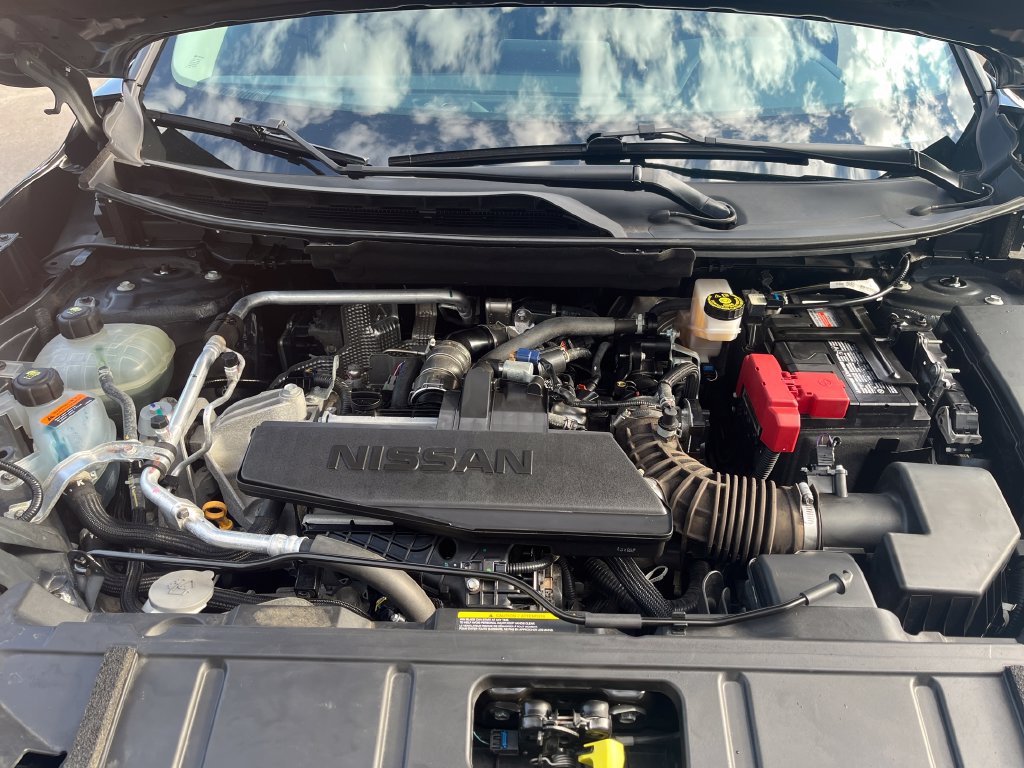 Used 2025 Nissan Rogue S AWD/4WD image 22