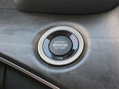 Certified 2023 Jeep Grand Cherokee Limited image 28