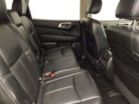 Used 2019 Nissan Pathfinder SL w/ SL Premium Package FWD image 19