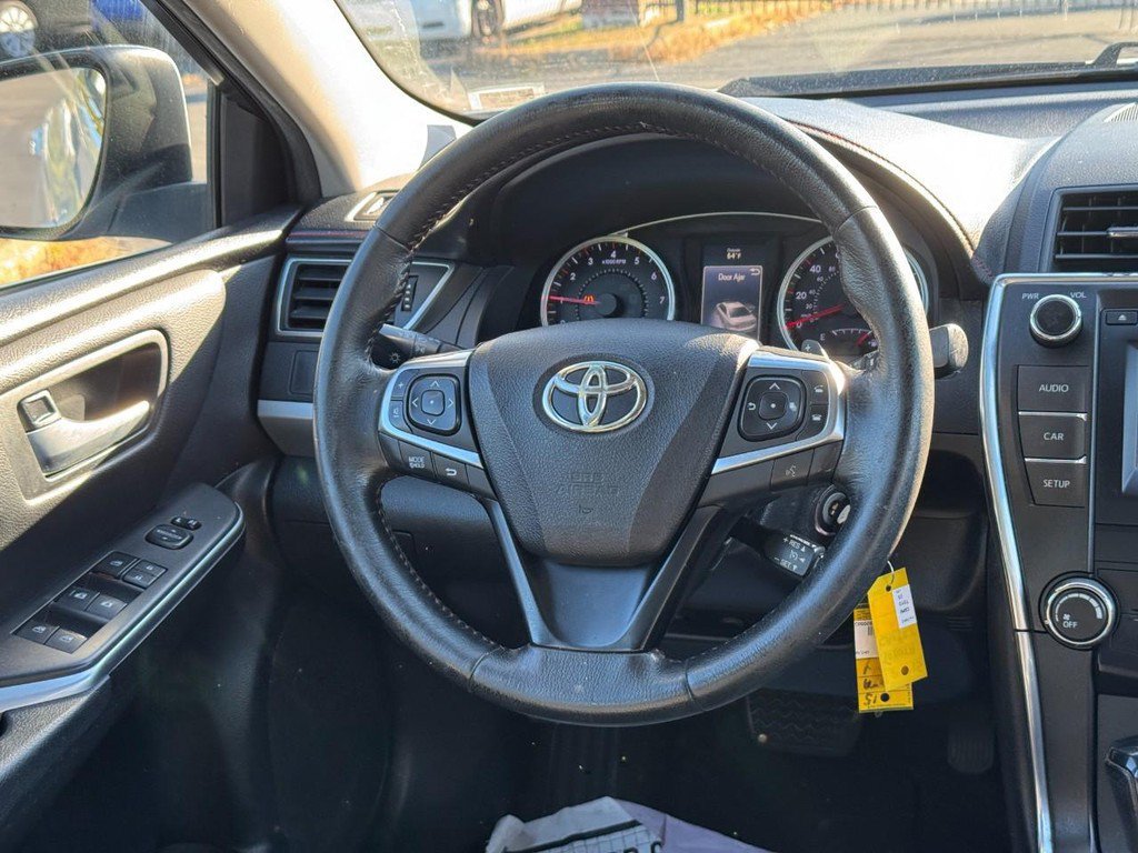 Used 2015 Toyota Camry SE FWD image 17