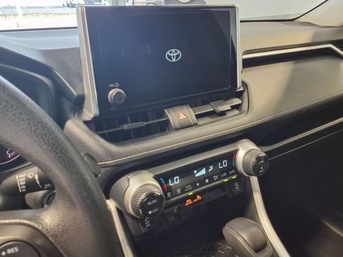 Used 2025 Toyota RAV4 XLE FWD image 10