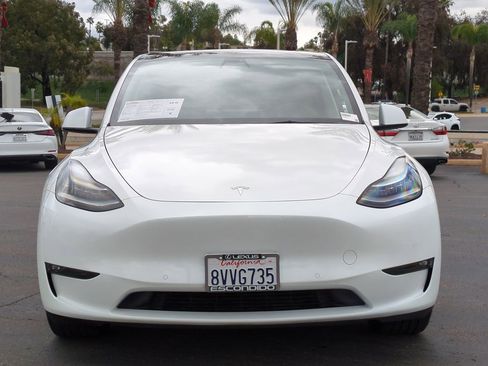 Used 2021 Tesla Model Y Long Range image 2