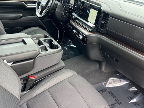 Used 2023 GMC Sierra 1500 SLE AWD/4WD image 15