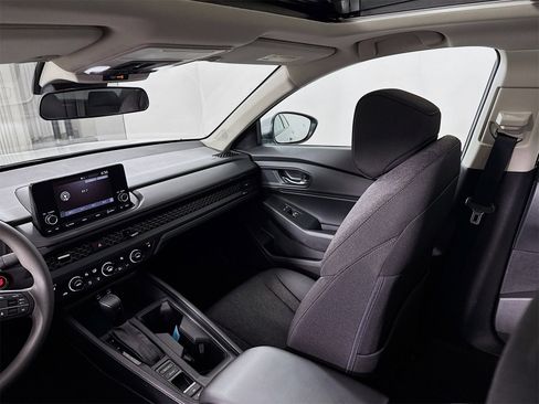 Used 2023 Honda Accord EX image 21