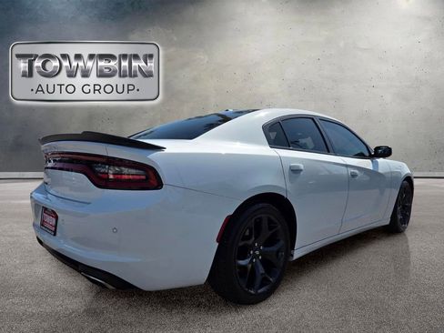 Used 2020 Dodge Charger SXT w/ Blacktop Package RWD image 4