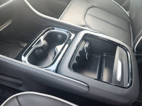 New 2026 Chrysler Pacifica Limited w/ S Appearance Package image 18