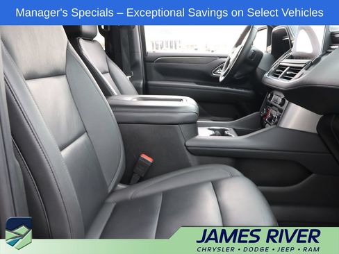 Used 2024 Chevrolet Suburban LT AWD/4WD image 9