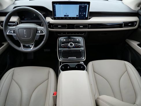 Certified 2023 Lincoln Nautilus Reserve w/ Luxury Package AWD/4WD image 14