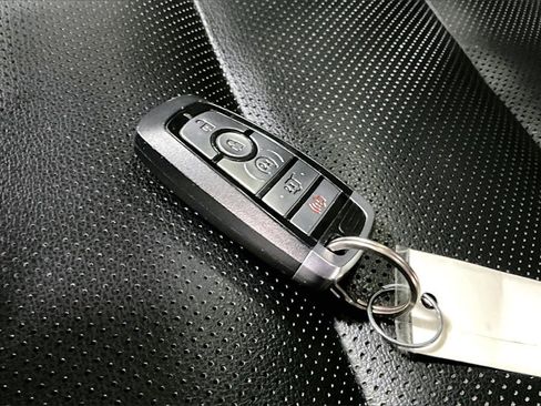 Certified 2020 Ford Escape SE Sport image 12