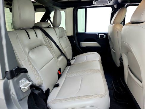 Used 2023 Jeep Wrangler Sahara image 25