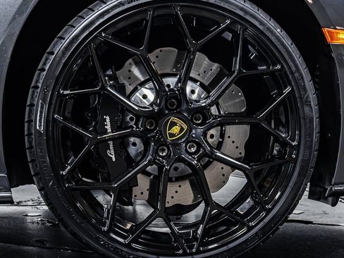 Used 2022 Lamborghini Huracan EVO image 25