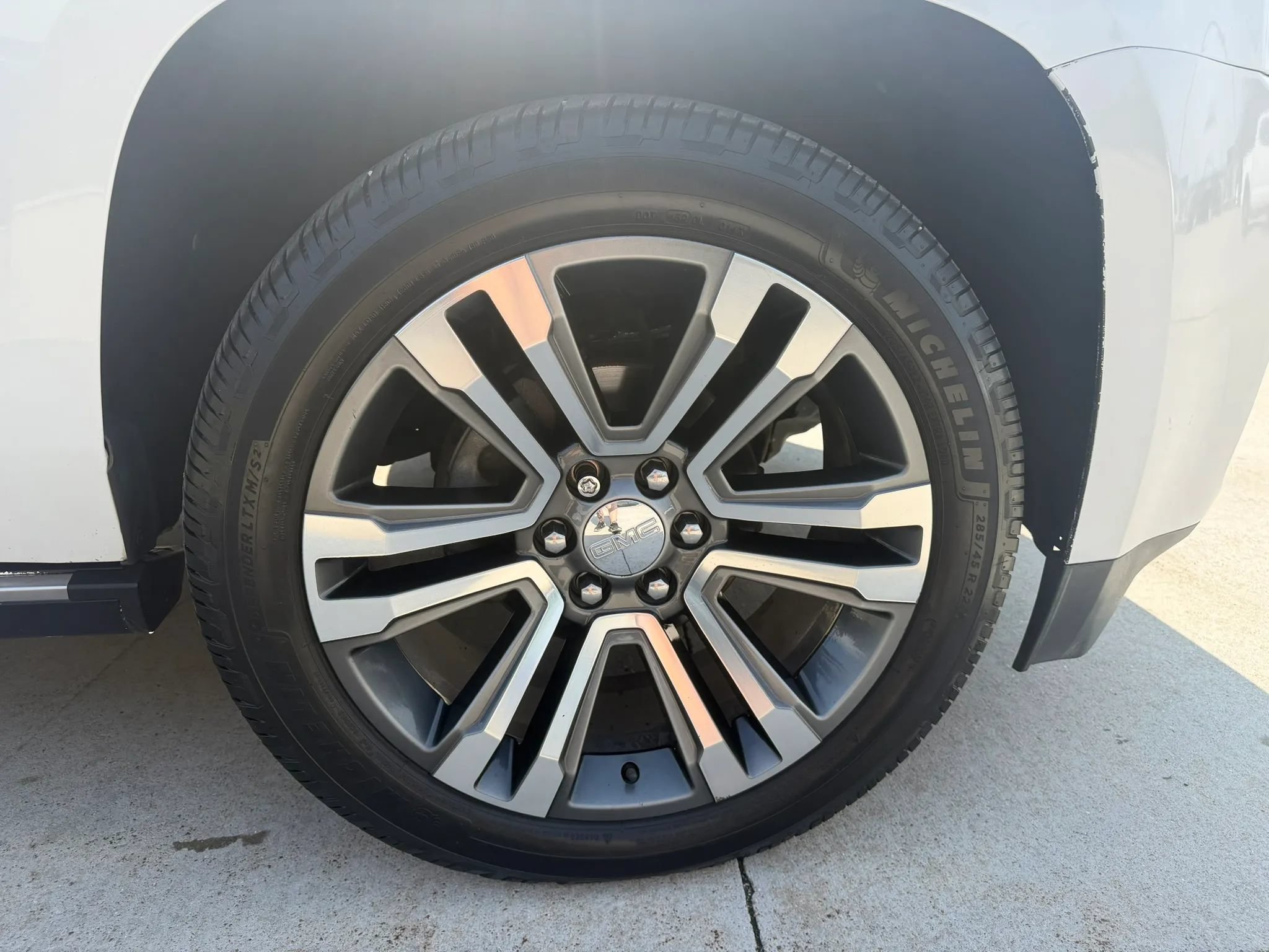 Used 2019 GMC Yukon Denali w/ Denali Ultimate Package AWD/4WD image 75