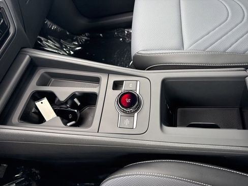 New 2026 Volkswagen Tiguan SE image 19