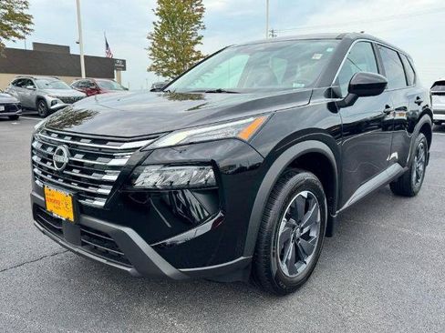 Certified 2026 Nissan Rogue SV FWD image 8