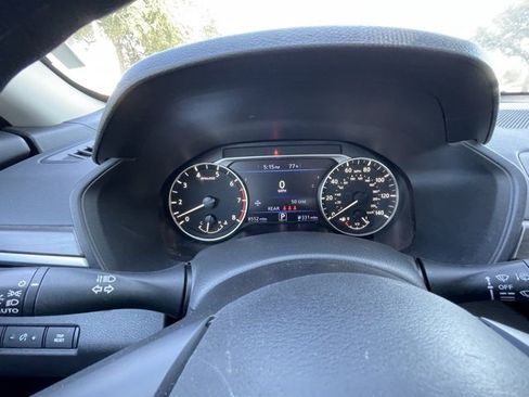 Used 2025 Nissan Altima 2.5 SV image 11