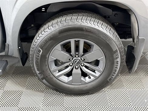 Certified 2025 Nissan Frontier SV w/ SV Convenience Package image 4