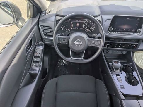 Used 2024 Nissan Rogue S image 16