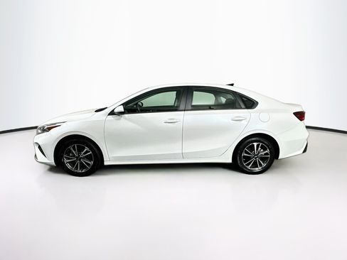 Used 2024 Kia Forte LXS FWD image 4