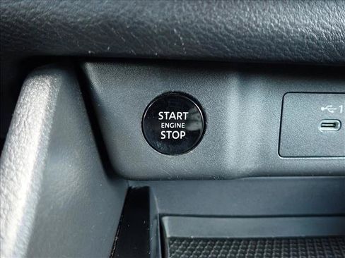 Used 2024 Nissan Rogue S AWD/4WD image 21