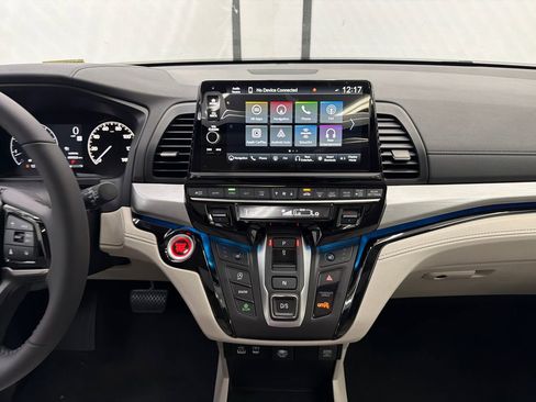 New 2026 Honda Odyssey Touring image 32