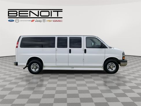 Used 2015 Chevrolet Express 3500 LT w/ LT Preferred Equipment Group image 4