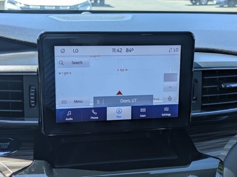 Used 2022 Ford Explorer Limited w/ Equipment Group 301A AWD/4WD image 26