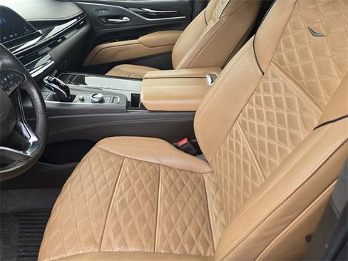 Used 2022 Cadillac Escalade Premium Luxury w/ Performance Package image 23