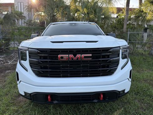 Used 2023 GMC Sierra 1500 Elevation RWD image 5