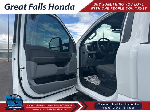 Used 2024 Ford F350 XL w/ Snow Plow/Camper Package AWD/4WD image 11