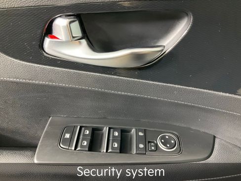 Certified 2023 Kia Forte GT-Line image 18