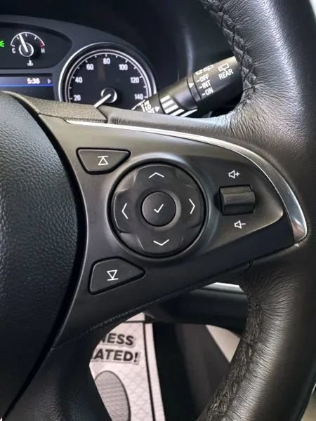 Used 2021 Buick Enclave Essence FWD image 33